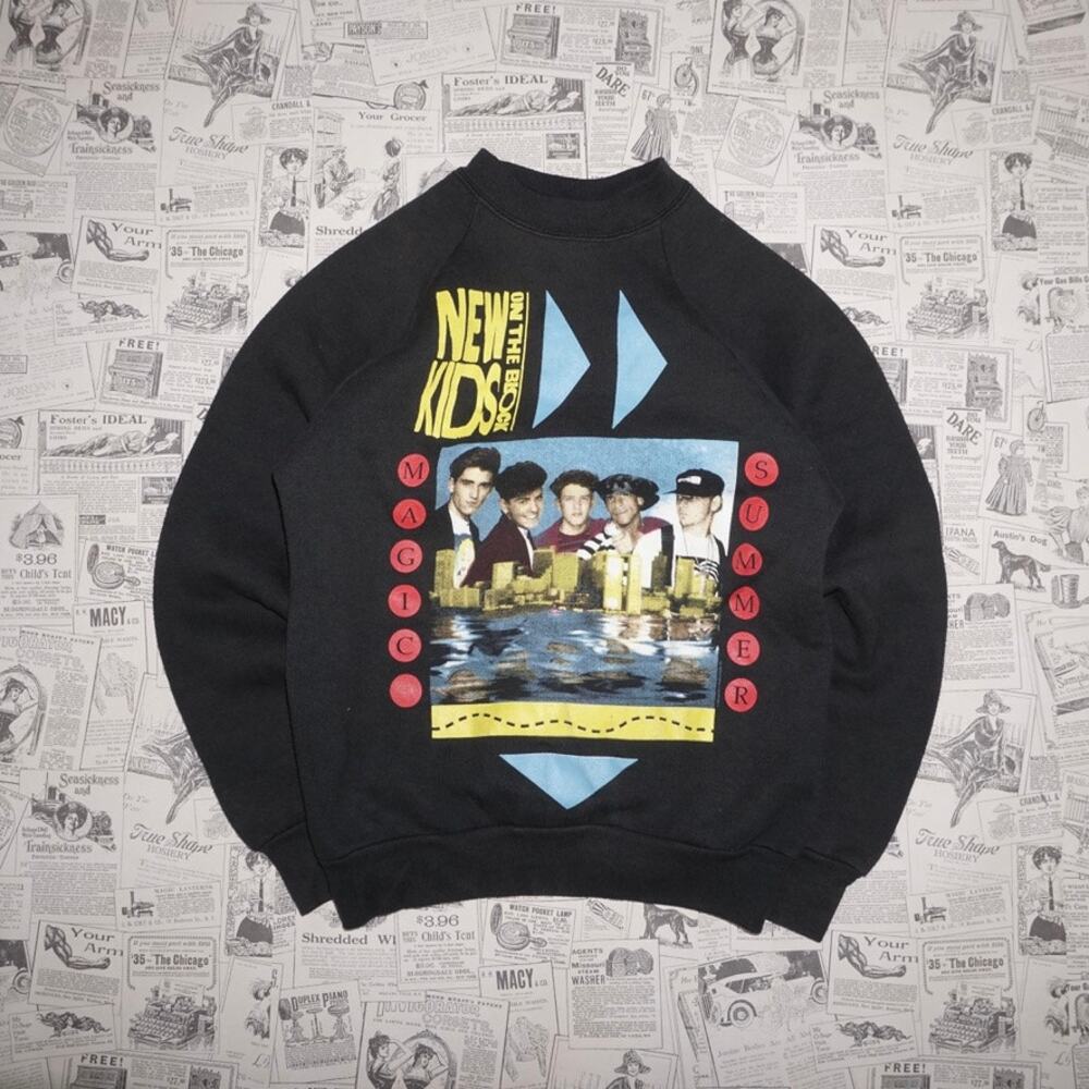 Large-Vintage Y2K new kids on the block magic 80s sweatshirt